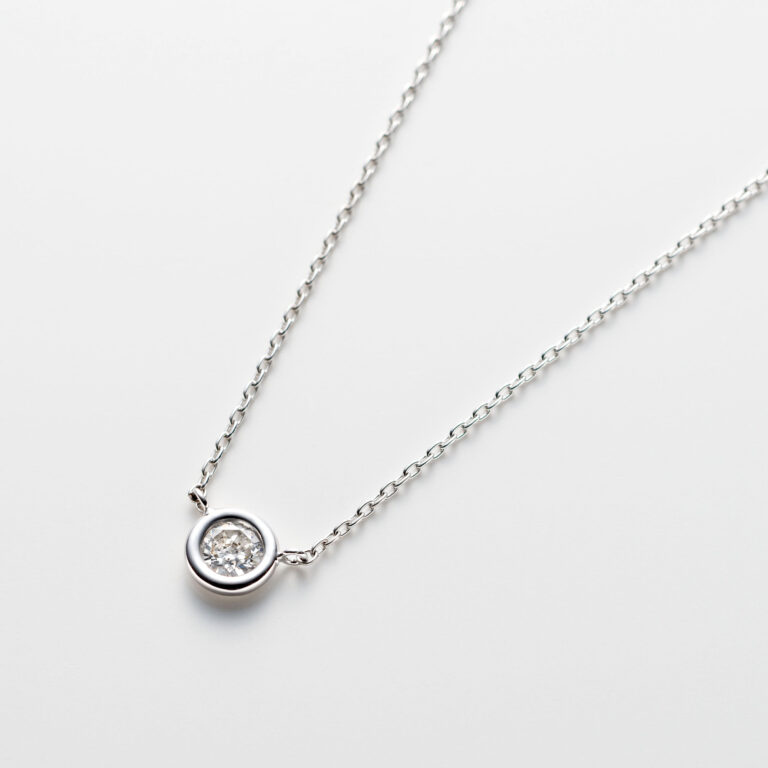 ‘アンプルミエ’ ダイヤモンドネックレス 0.18ct(K18WG)